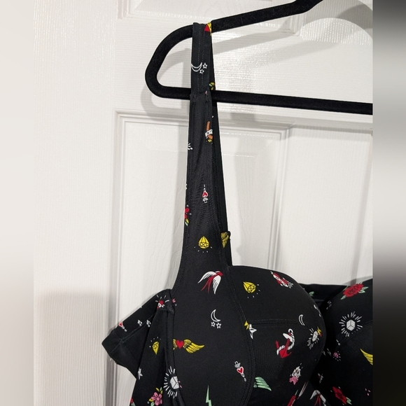 Torrid Deep Black Underwire Push-Up Peplum One Piece Swimsuit in Size 6/30 - Picture 3 of 16